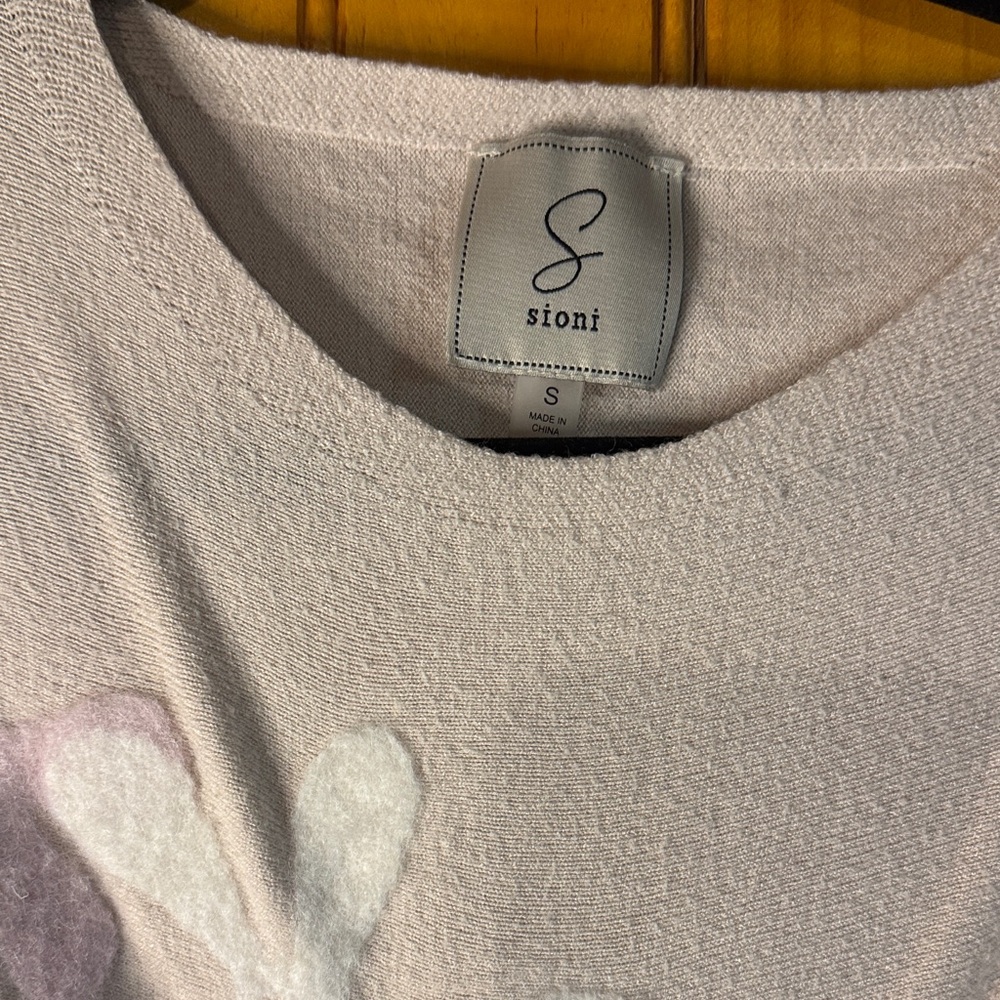 Sioni from Anthropologie Beige Sweater with Red and White Floral Accents - Picture 2 of 5